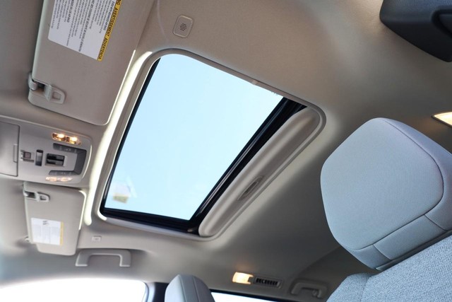 Toyota Sienna Vehicle Full-screen Gallery Image 11