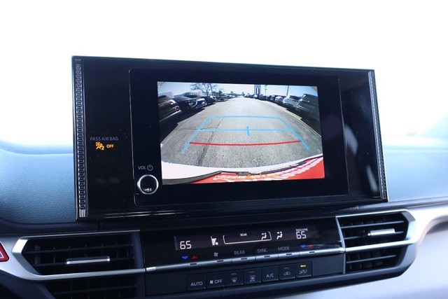 Toyota Sienna Vehicle Full-screen Gallery Image 15