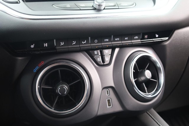 Chevrolet Blazer Vehicle Full-screen Gallery Image 12