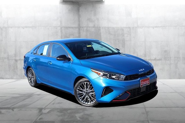 Kia Forte Vehicle Full-screen Gallery Image 2
