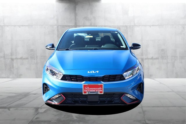 Kia Forte Vehicle Full-screen Gallery Image 5