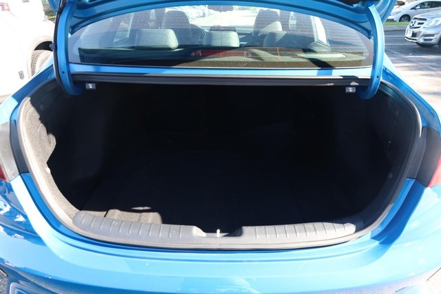 Kia Forte Vehicle Full-screen Gallery Image 7