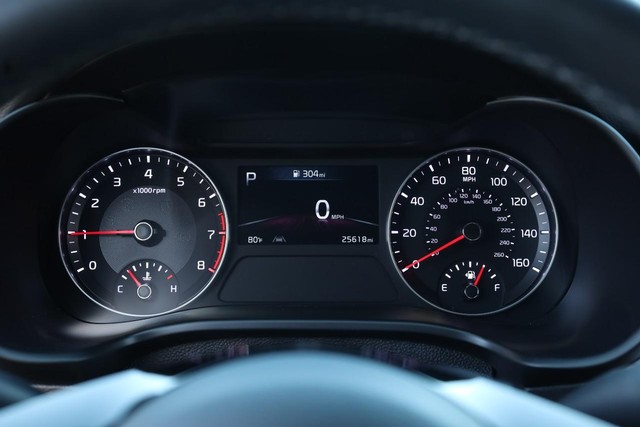 Kia Forte Vehicle Full-screen Gallery Image 10