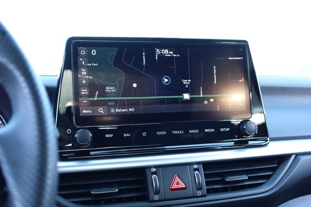 Kia Forte Vehicle Full-screen Gallery Image 12