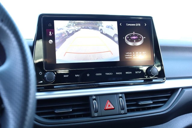 Kia Forte Vehicle Full-screen Gallery Image 13