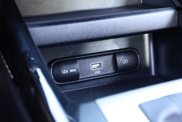 Kia Forte Vehicle Full-screen Gallery Image 15