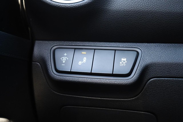 Kia Forte Vehicle Full-screen Gallery Image 20