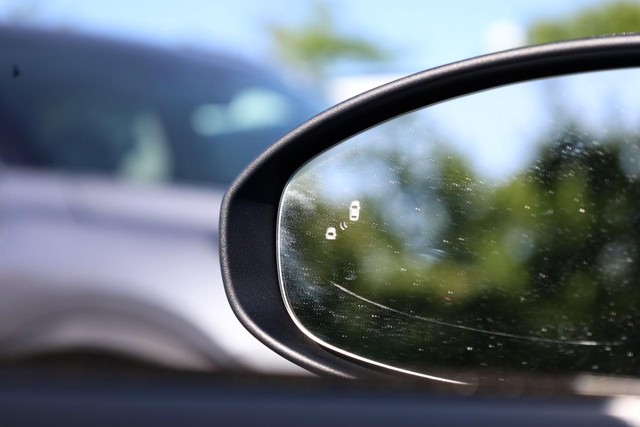 Kia Forte Vehicle Full-screen Gallery Image 21