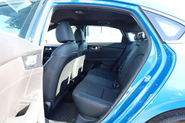 Kia Forte Vehicle Full-screen Gallery Image 22