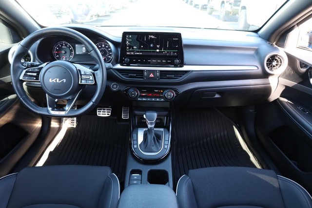Kia Forte Vehicle Full-screen Gallery Image 23