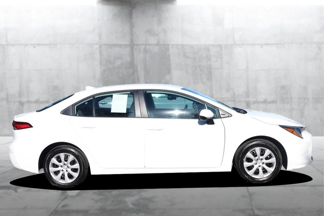 Toyota Corolla Vehicle Full-screen Gallery Image 5