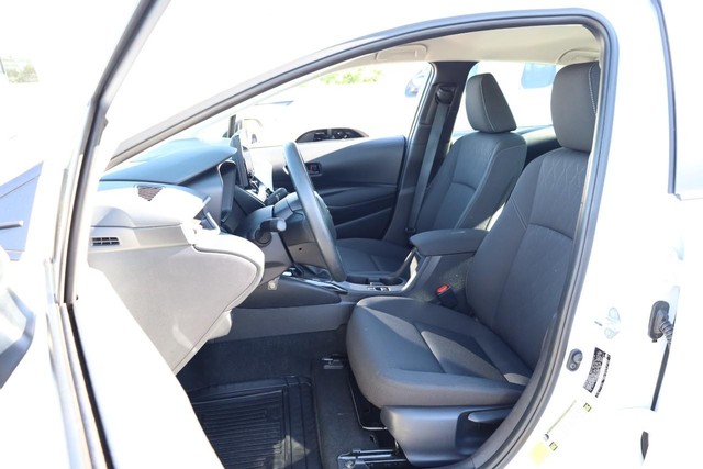 Toyota Corolla Vehicle Full-screen Gallery Image 8