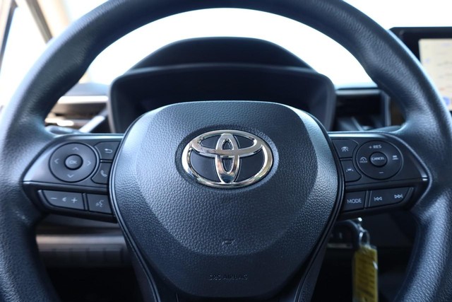 Toyota Corolla Vehicle Full-screen Gallery Image 9