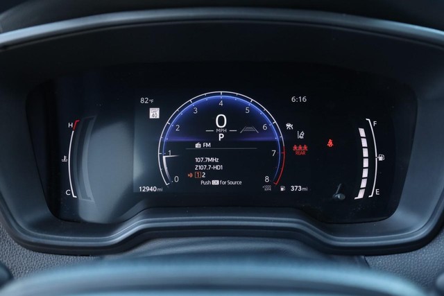 Toyota Corolla Vehicle Full-screen Gallery Image 10