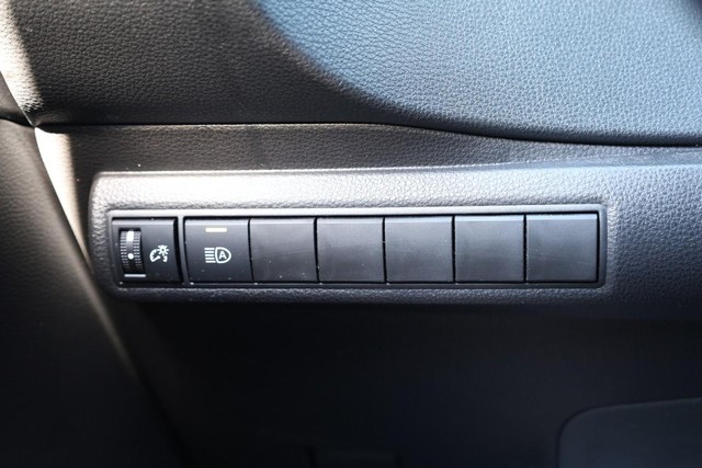 Toyota Corolla Vehicle Full-screen Gallery Image 18