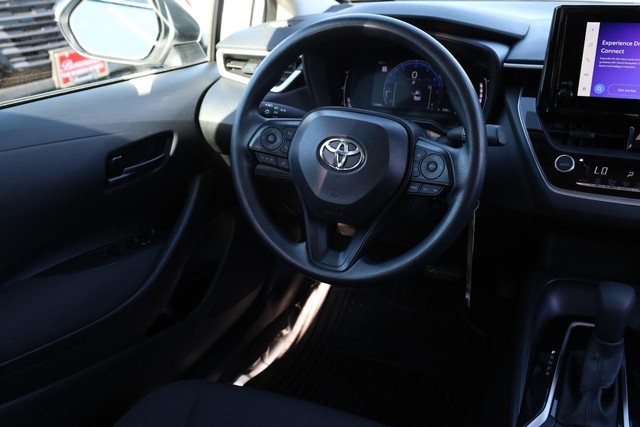 Toyota Corolla Vehicle Full-screen Gallery Image 23