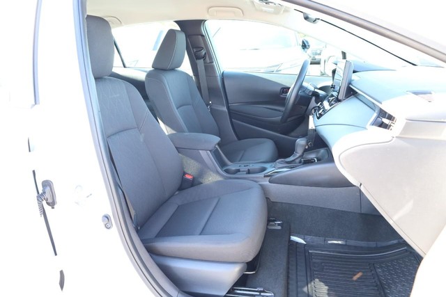 Toyota Corolla Vehicle Full-screen Gallery Image 24