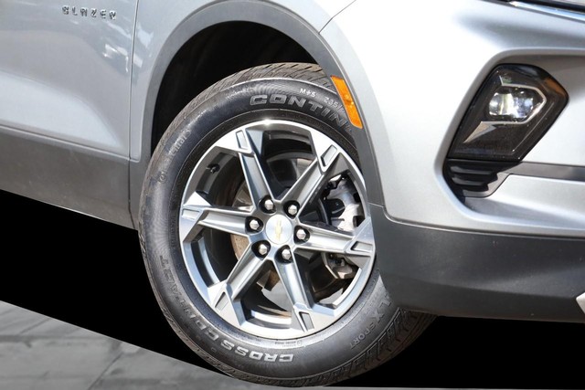Chevrolet Blazer Vehicle Full-screen Gallery Image 3