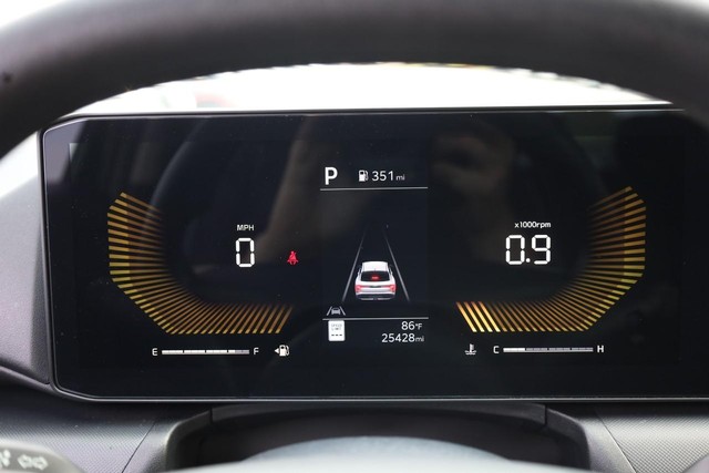 2025 Kia K4 LXS - Photo 10