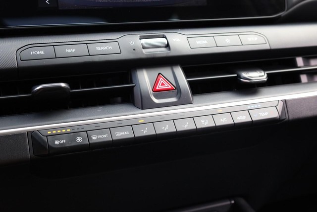 2025 Kia K4 LXS - Photo 13