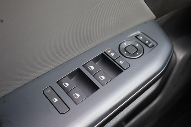 2025 Kia K4 LXS - Photo 17