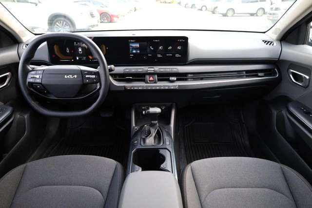 2025 Kia K4 LXS - Photo 22