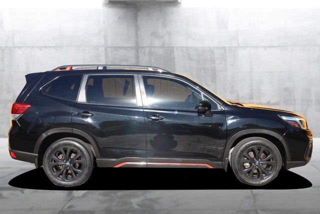 Subaru Forester Vehicle Full-screen Gallery Image 5
