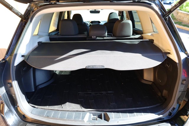 Subaru Forester Vehicle Full-screen Gallery Image 8
