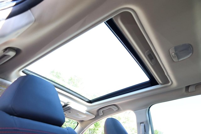 Subaru Forester Vehicle Full-screen Gallery Image 11