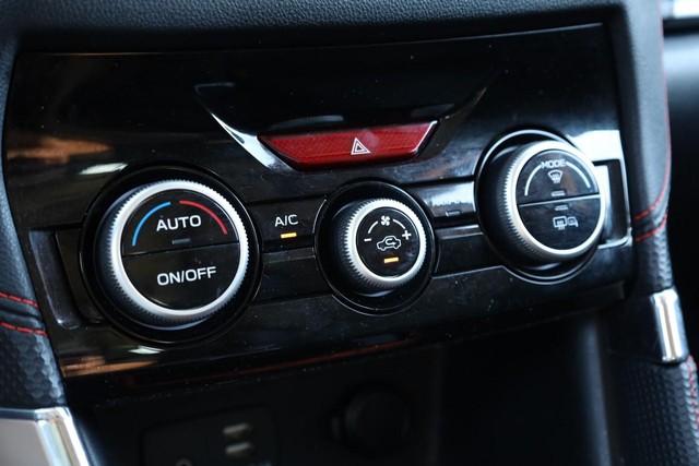 Subaru Forester Vehicle Full-screen Gallery Image 17