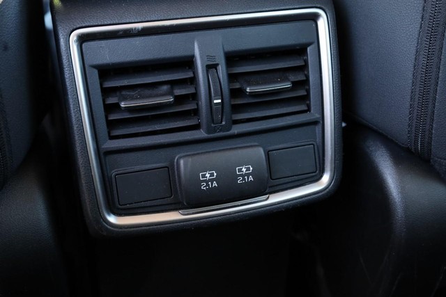 Subaru Forester Vehicle Full-screen Gallery Image 24