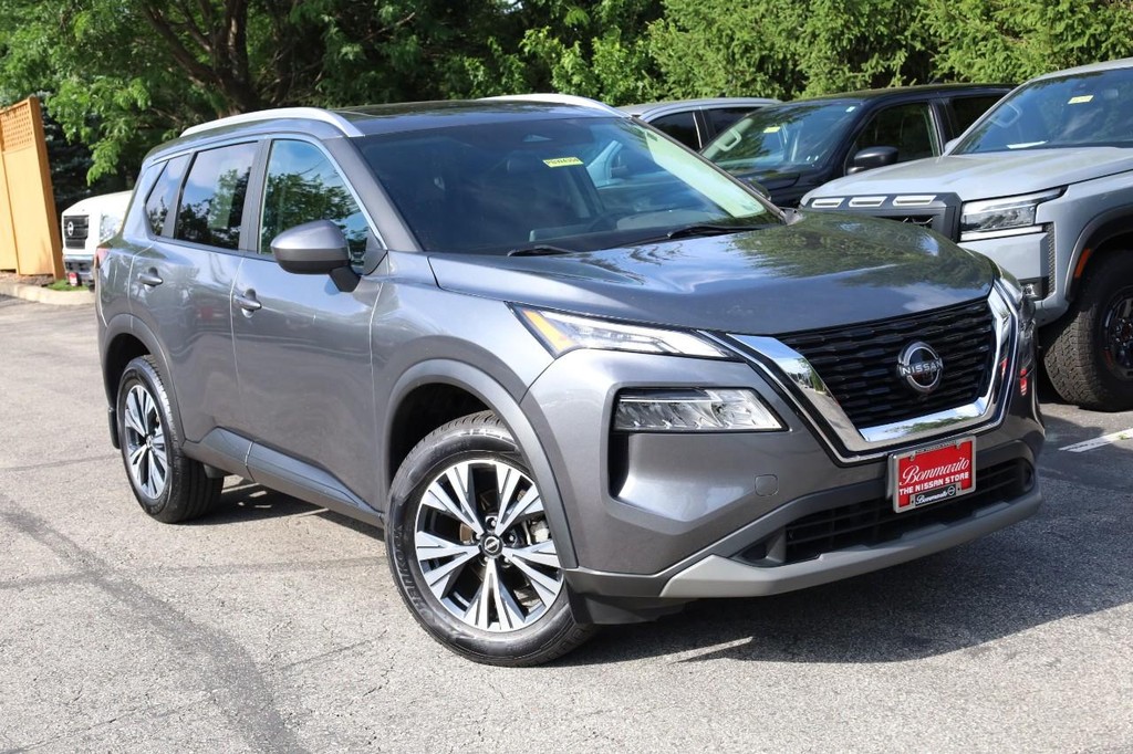 Nissan Rogue Vehicle Image 02