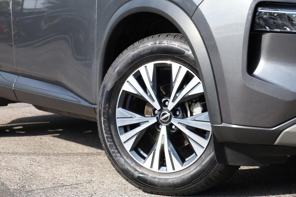 Nissan Rogue Vehicle Image 03