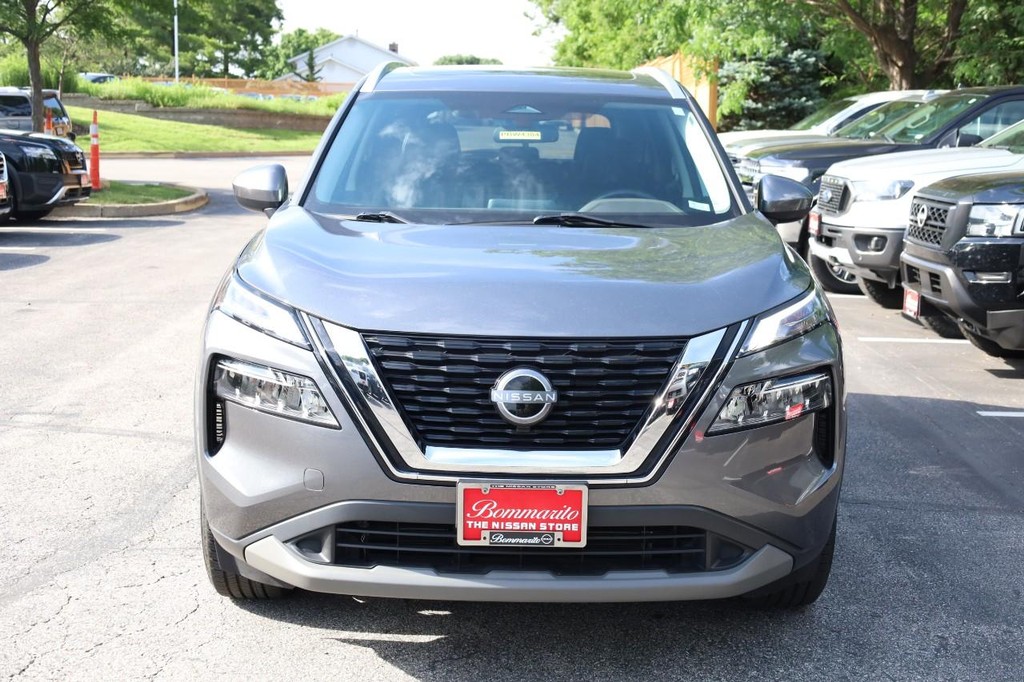 Nissan Rogue Vehicle Image 04