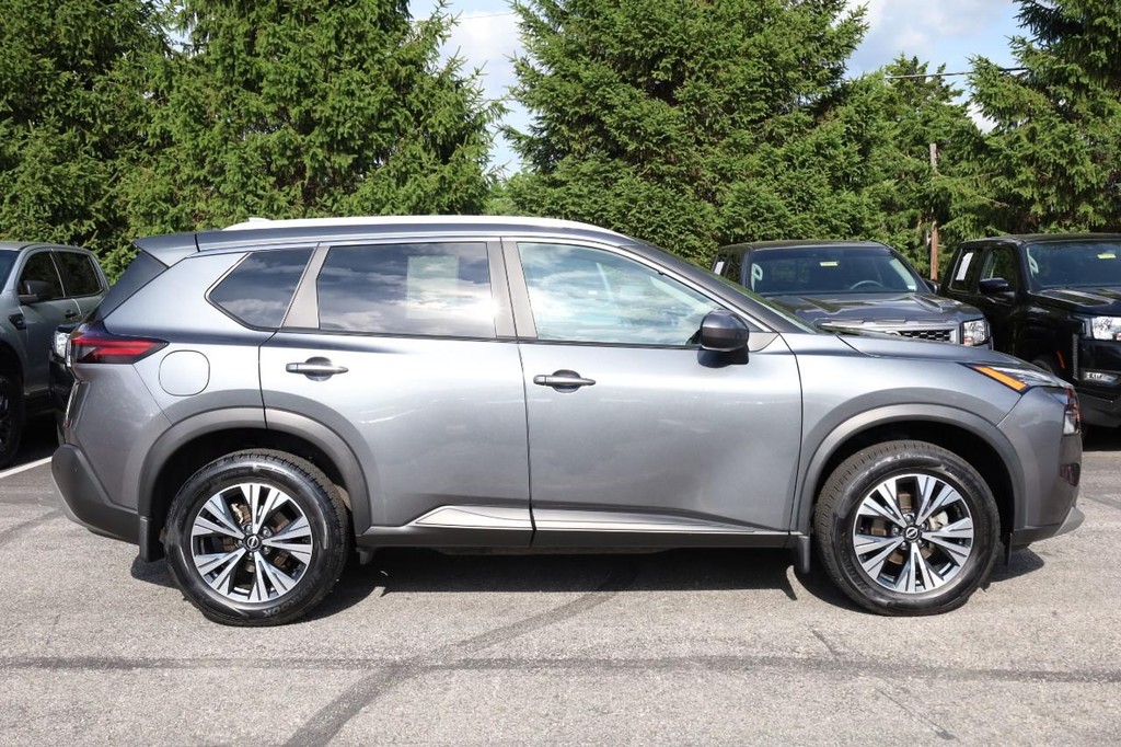 Nissan Rogue Vehicle Image 05