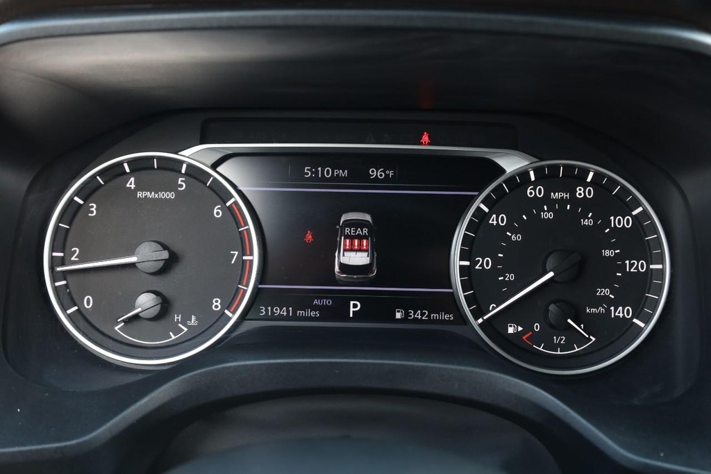 Nissan Rogue Vehicle Image 12
