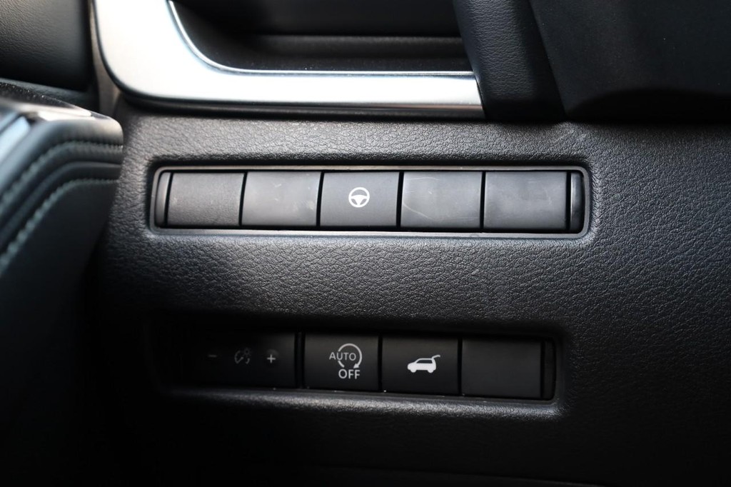 Nissan Rogue Vehicle Image 20