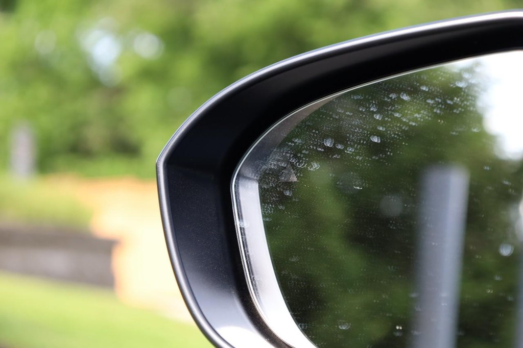 Nissan Rogue Vehicle Image 21