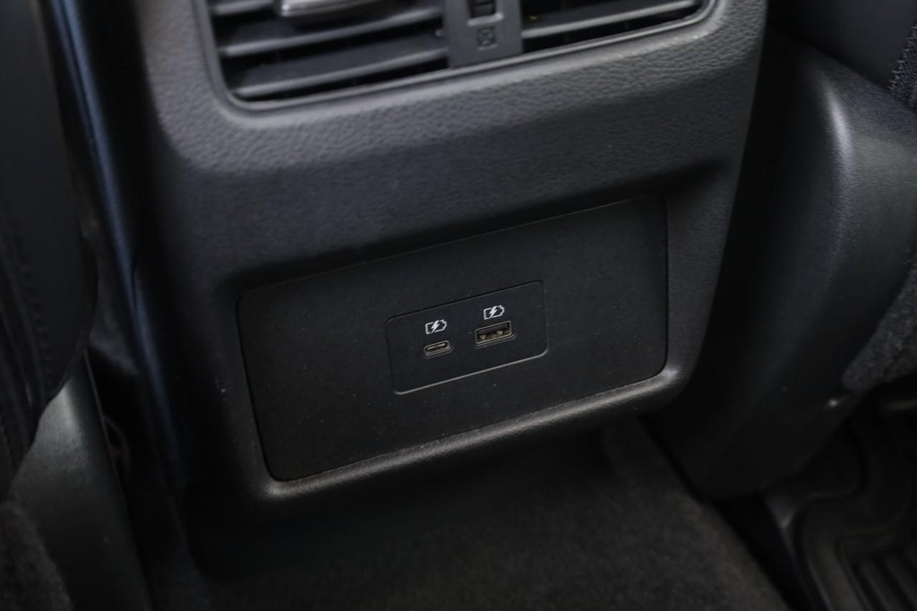 Nissan Rogue Vehicle Image 24