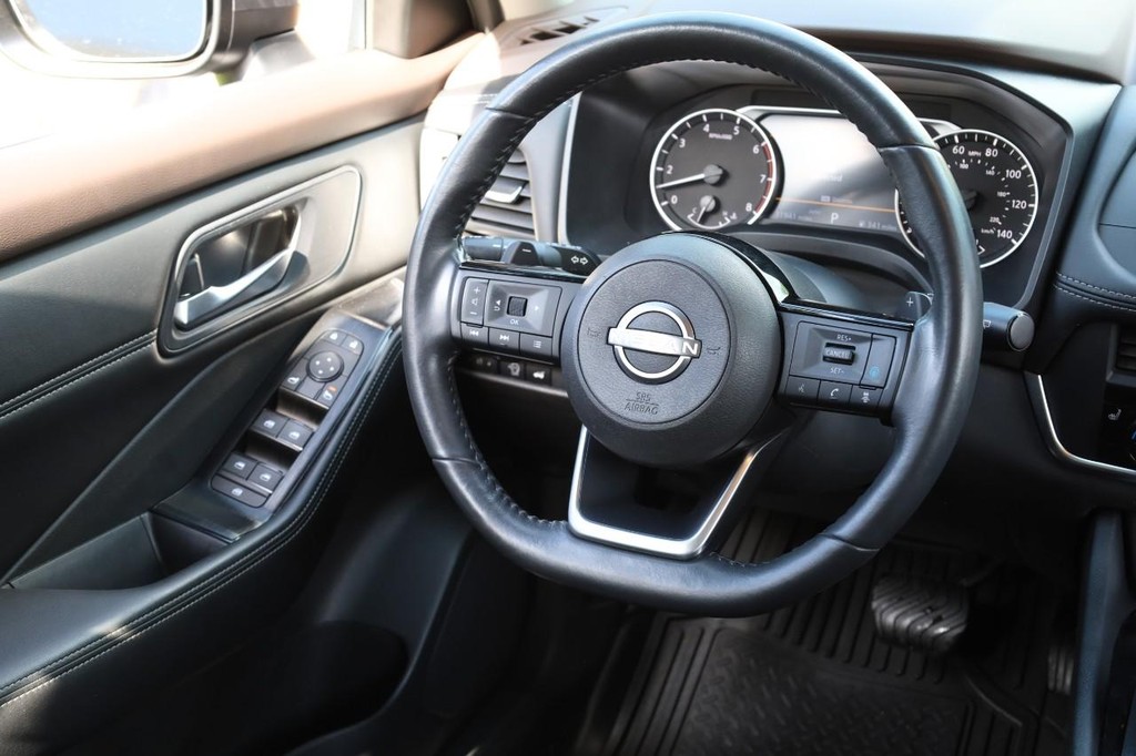 Nissan Rogue Vehicle Image 26
