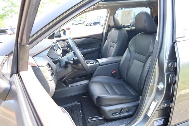 Nissan Rogue Vehicle Image 08
