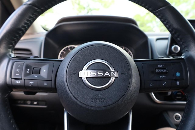 Nissan Rogue Vehicle Image 11