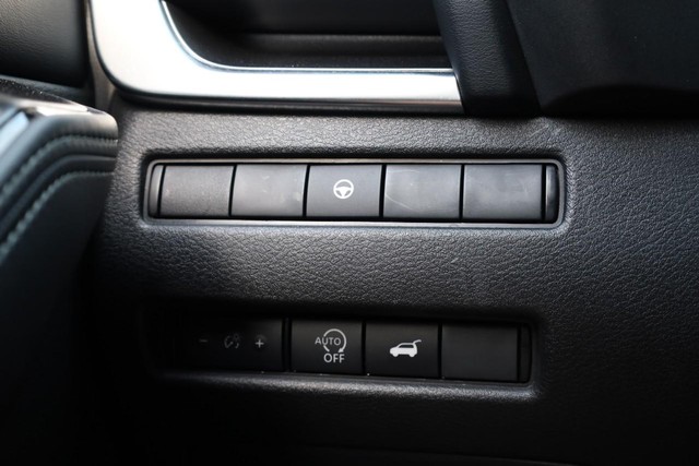 Nissan Rogue Vehicle Image 20