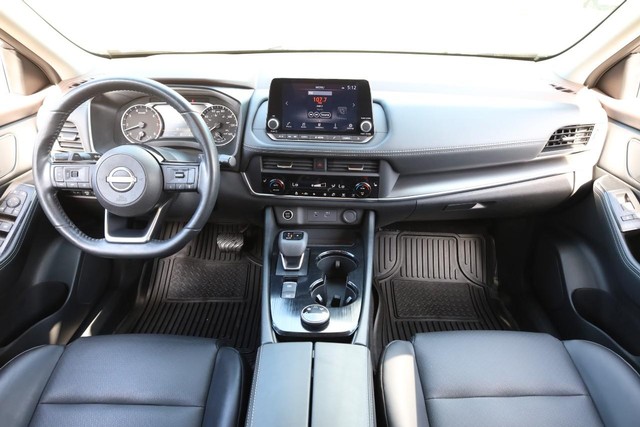 Nissan Rogue Vehicle Image 25