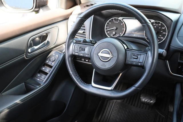 Nissan Rogue Vehicle Image 26