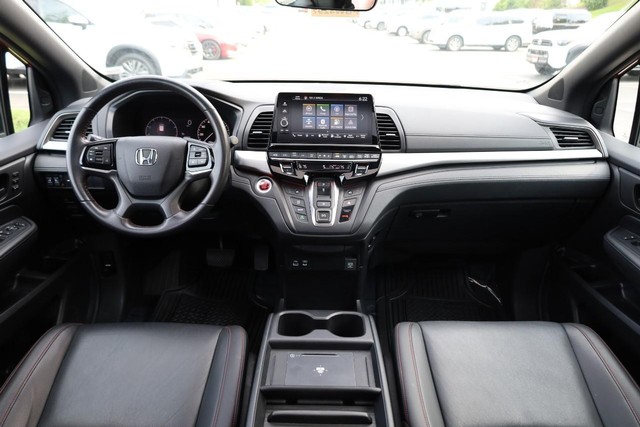 Honda Odyssey Vehicle Full-screen Gallery Image 25