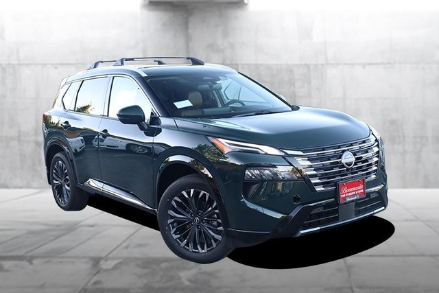 Nissan Rogue Vehicle Image 02