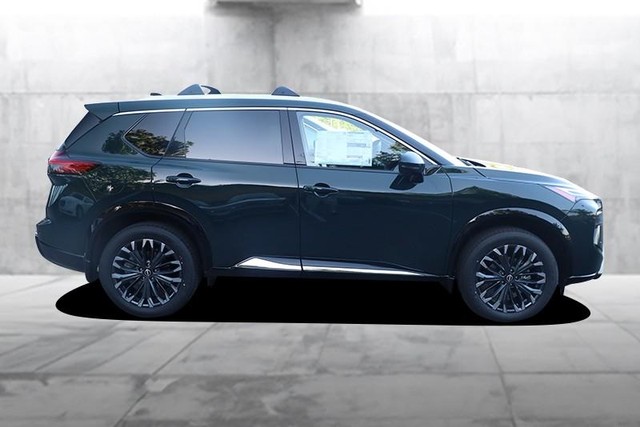 Nissan Rogue Vehicle Image 05