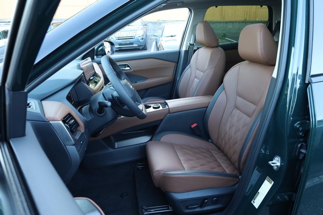 Nissan Rogue Vehicle Image 08