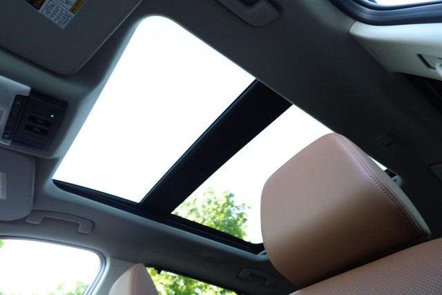 Nissan Rogue Vehicle Image 09